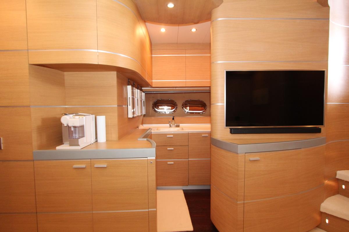2004 AB YACHTS 68 